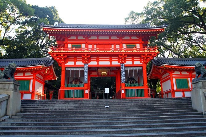 Discover Kyoto's Geisha District of Gion! - Cobblestone Streets and Evening Illumination