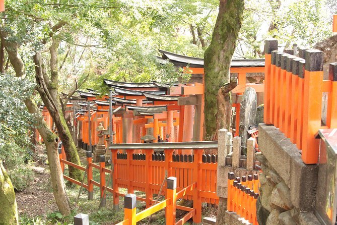 Kyoto Fushimi Hidden Route Hiking & Soba Lunch - Highlights of the Fushimi Inari-taisha Shrine